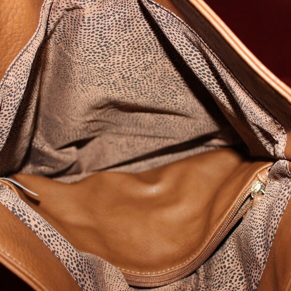 Steve Madden Large Crossbody Bag - Picture 8 of 12